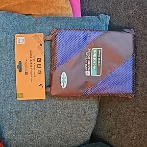 Mountain Warehouse microfiber travel towel 85cm x 150cm, New with tags